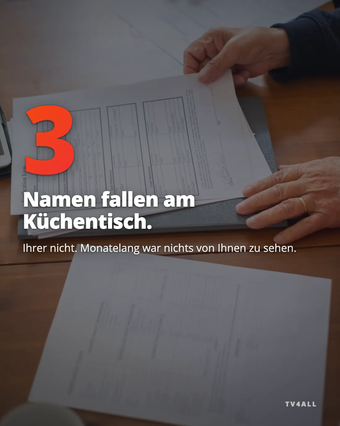 makler-PA-S2-V1, 3 Namen fallen am Küchentisch.